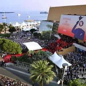 �˴���ʵ�Ӱ�������