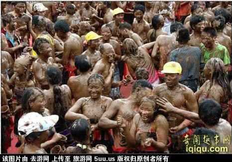 狂欢节,蹂躏女人的胸