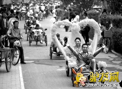 μ��С����300�����г�ӭȢ���� ���������н�Ե