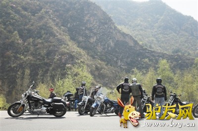 Ħ�г��ӳ��ڸɹ����ᣬһ·�򶫣�����ɽ��ˮ������ɽ��֮�������������·�������д/�¾������� ��ѩ�� ������Ӱ/�¾������� ��Զ��