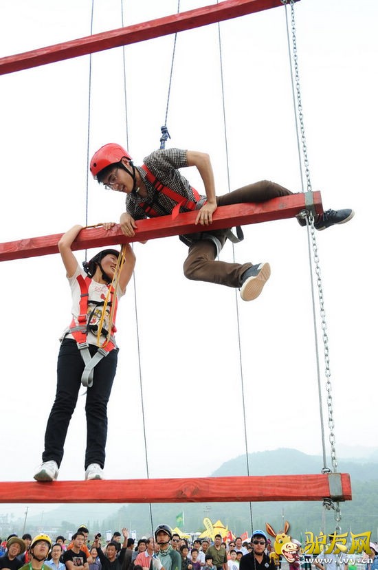 400��ǰ��5��19�գ�ΰ��ĵ���ѧ�ҡ����мҼ�̽�ռ���ϼ�ʹ��㽭�������̣���ʼ����ʮ���������ݵ��ó̡�