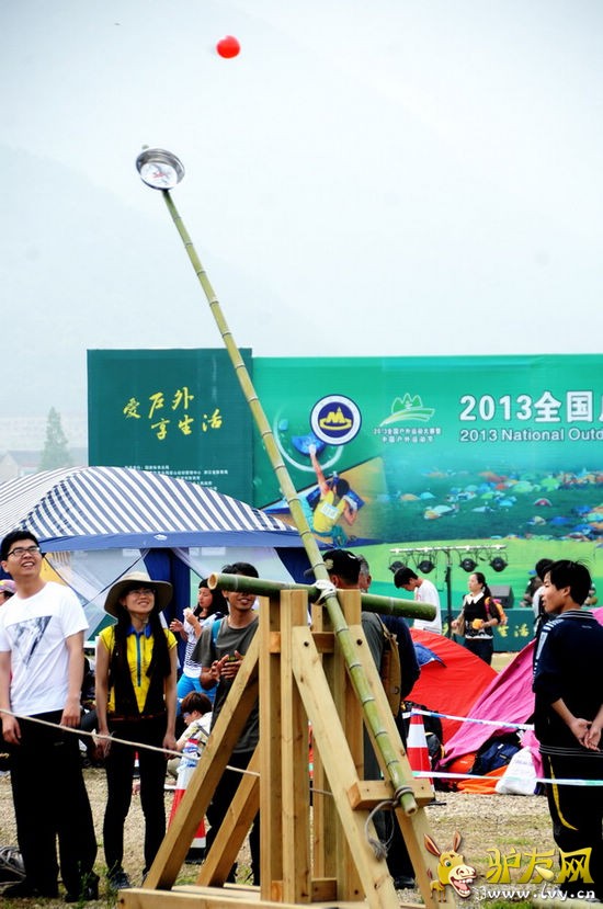 400��ǰ��5��19�գ�ΰ��ĵ���ѧ�ҡ����мҼ�̽�ռ���ϼ�ʹ��㽭�������̣���ʼ����ʮ���������ݵ��ó̡�