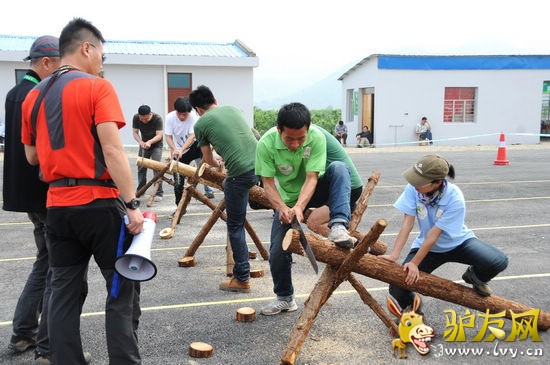 400��ǰ��5��19�գ�ΰ��ĵ���ѧ�ҡ����мҼ�̽�ռ���ϼ�ʹ��㽭�������̣���ʼ����ʮ���������ݵ��ó̡�