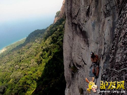 �����ڵ������ұ���·8A�ѵ������ӰArnaudPetit