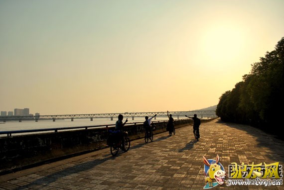 ������Ǯ�����۳�