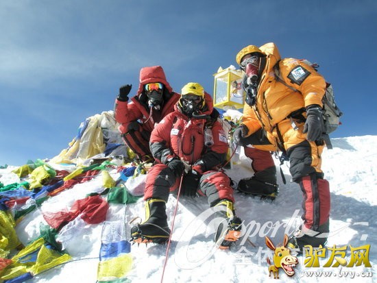 ������5��29�յ�1953��5��29�������״εǶ���壬2013��5��29���������׶����Ƕ�60��������գ�ͼƬ�ع������������˲�䡣