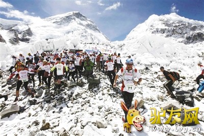 5��29�գ��Ჴ���ٰ�������ߺ������������������ף�Ƕ�60���ꡣ