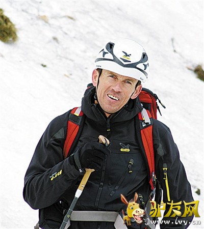 2000�꣬˹���������˴�������������״εǶ���ѩ��ɽ����ʱ38�ꡣ