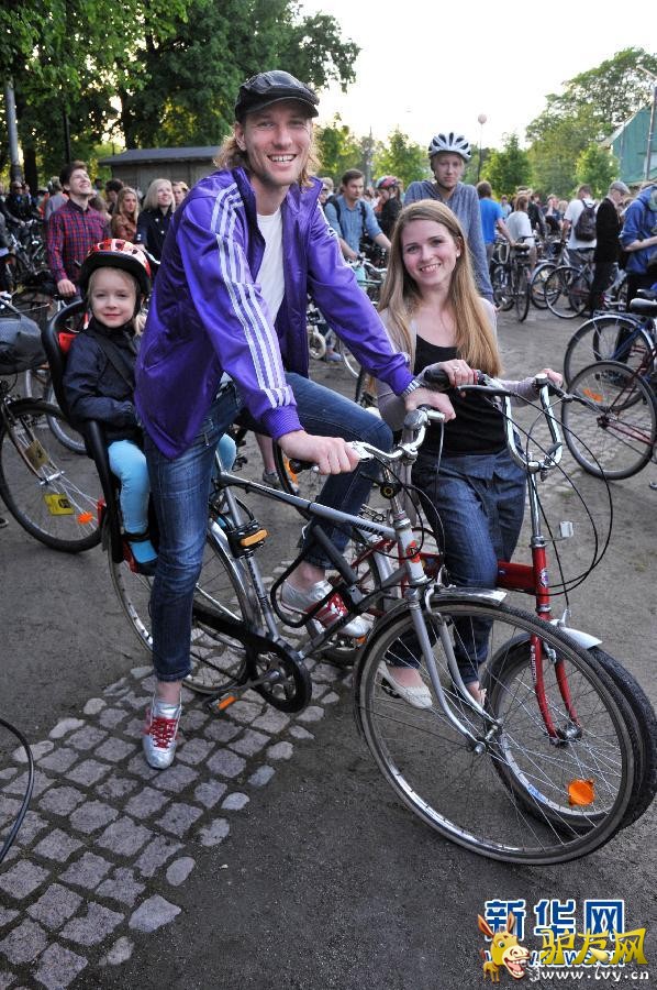 6��7�գ��ڰ�ɳ�����׶����֣������������Ÿ�ʽ���г����Ѳ�Ρ�