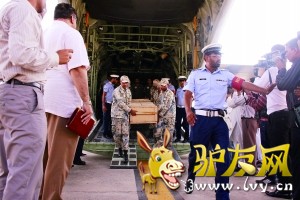 6��23�գ��ڰͻ�˹̹�׶���˹������װ�������й���������Ĺ�ľ��̧�·ɻ��� �»��緢