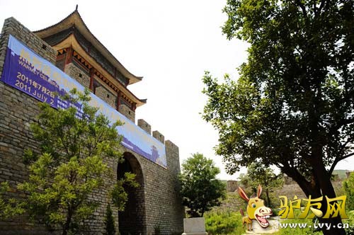 ɽ������ѩҰ�볤�ǵı�־�D�D�����ء�