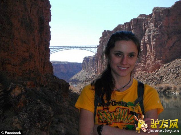 ��Ӣ����ÿ���ʱ���������һ�������������ǵ�24��Ů�����ر��Ӱ��������������ݵĴ�Ͽ�ȣ�2011���������ڴ�Ͽ�Ⱦ����˻���