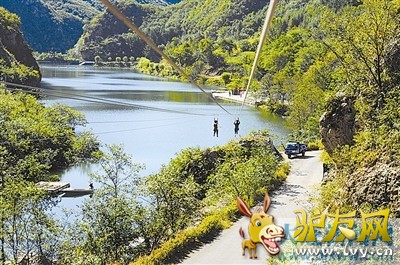 登山、漂流、滑索 天门山上吹响“有氧旅游”集结号