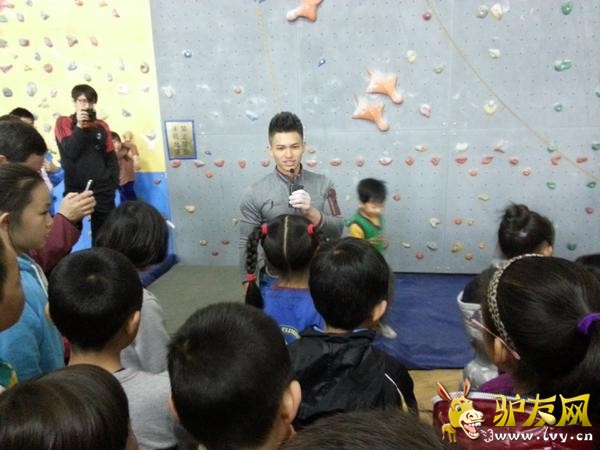 ���������Զ�С���ѵĶ������е���