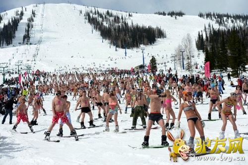 �ڶ໬ѩ������ǰ������˹���Ȱ�˹��ѩʤ�زμ�Ӿװ��ѩ���