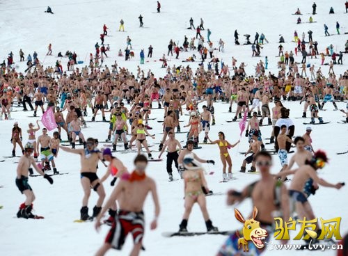 ��ǧ����ѩ����������Ӿװ�μ��˵��յĻ�ѩ���