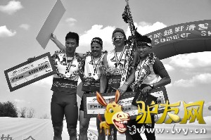 6��20�գ���ѩ�ھ������ա����׶����콱̨��������3λ��ѡ�ֺ�Ӱ��