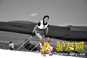 ѡ���ڶ̾���Ů��1.3����Ļ�ѩ�����С�