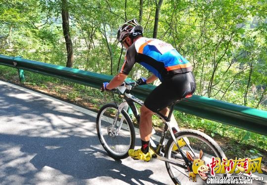 �����컷�����г����ܾ�����������ɽ���С���һ������