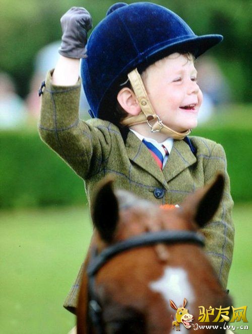 Ӣ��������ͯ�����������������˶�Ա