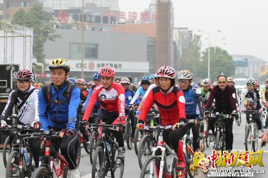 ��δ��֮·����ɫ���гɶ��½�վ�������ǣ���װ������ ���� ��