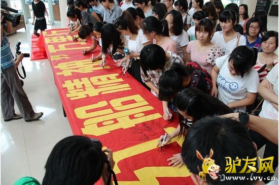 ���ڼ����½��Լ��л