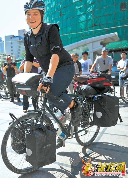 6��18�գ��������ﳵ����С���ųɹ��㳡��ǰ��