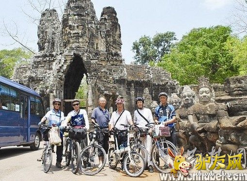 ��Ѯ�Ϻ����ж����� �����г�8000�๫��