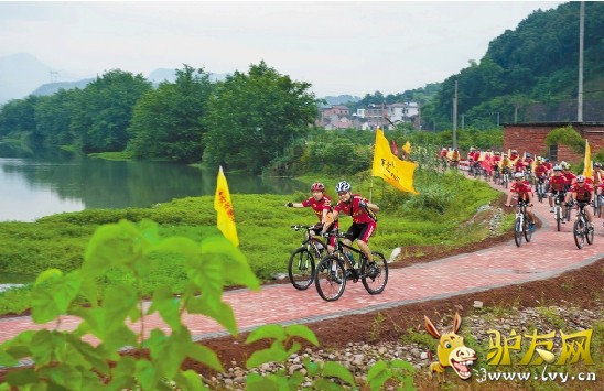 5��19�գ�1000�����ο���������԰�����̵�ð�����С�������԰�����̵�ʾ����ȫ��20��������ξ��㡢ũ���֡���̬ũҵ�����л�����������������������������С����Ծ����