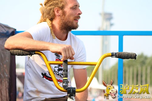 ���г���ʹ��VCT-RBM1Բ�̶ܹ�֧�ܴ���װAS30V