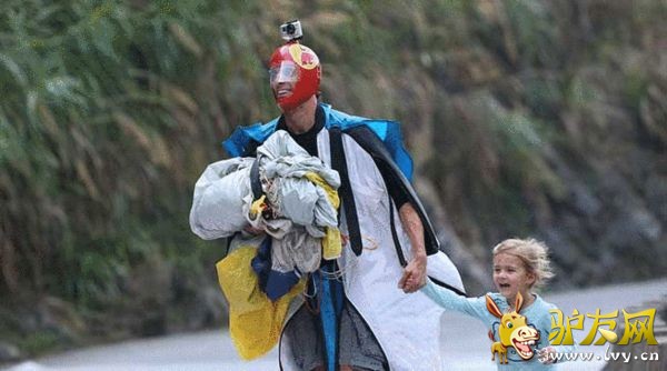 ղķ˹�������ɹ������4���Ů����ǰӭ��