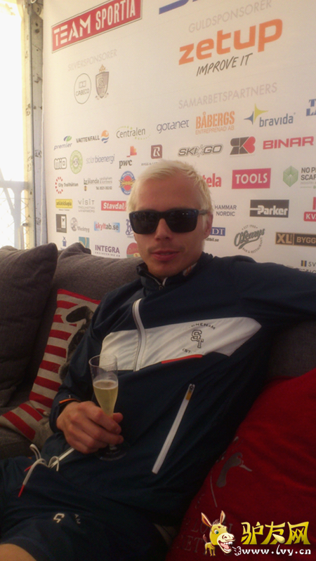 Peter Larsson������ԽҰ��ѩ���籭�ھ�������ǰ�����ҶӶ�Ա��ǰ�μӴ��ù��Ҷӽ���������STONEHAMȫ���г��ܼࡣ