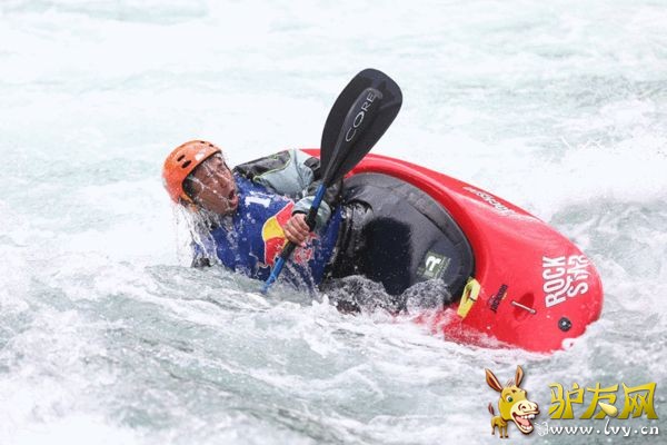 ��9�յ��ٲ�Ư�����ж�ڵ���С����ձ����������ۣ�ƾ��ˮ���гɹ����ǰ�շ����ˮ����ʽ���Ǿ���_����