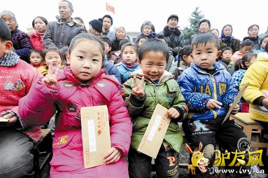 图文:本报“爱心自驾”情满阳新通山