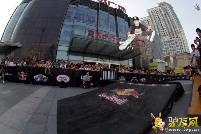 �����½����������2013��ţ������Ծ�����人վ����