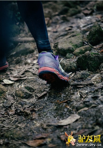 2013 Vibram100ﳬԽҰ£VibramǷ֮ӵĶԱǶԳԽҰ˶;飬ڶԽҰܰ߷ʹ˿ʼȰԽҰ˶ջսңȻȤ