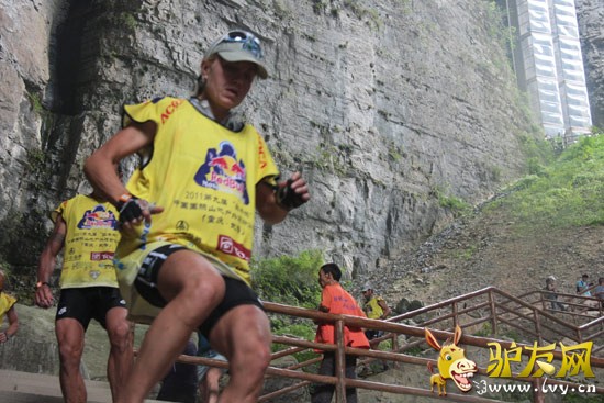 �������Ŵ�Խ