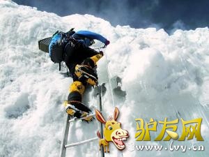 比起自由攀登,商业模式登山保障更充分