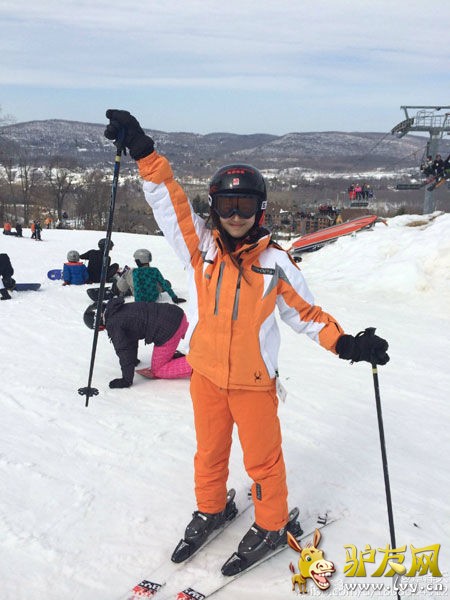 ��Ƭ��������ȫ�׻�ѩװ������