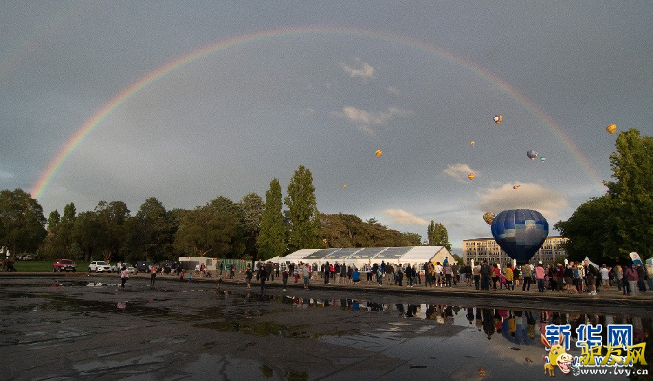 ���е�������