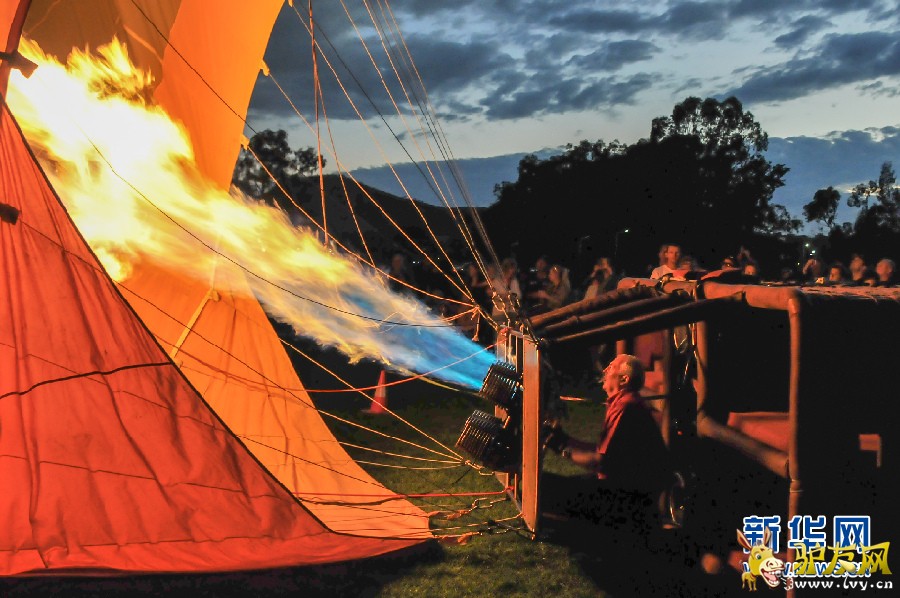 ���е�������