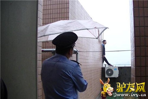 վ��¥����ǽ�ϵ���ĳ��Ȱ��