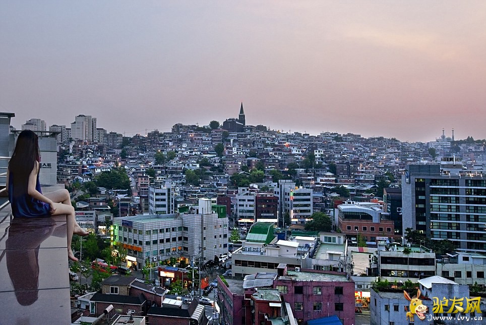 �ߴ�Զ��������������һ��¥���ϣ������¥�⣬Զ��ŦԼ�еĸ�¥���á�����ϣ���ܹ�չ�����������صĽ���֮���������������¼������ 