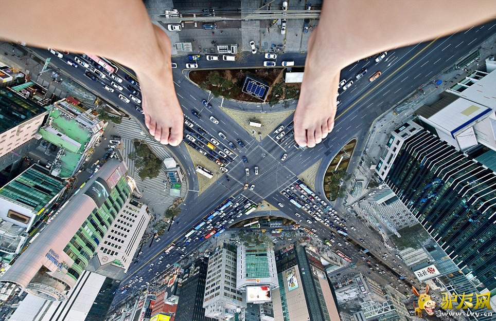 �ߴ�Զ��������������һ��¥���ϣ������¥�⣬Զ��ŦԼ�еĸ�¥���á�����ϣ���ܹ�չ�����������صĽ���֮���������������¼������ 