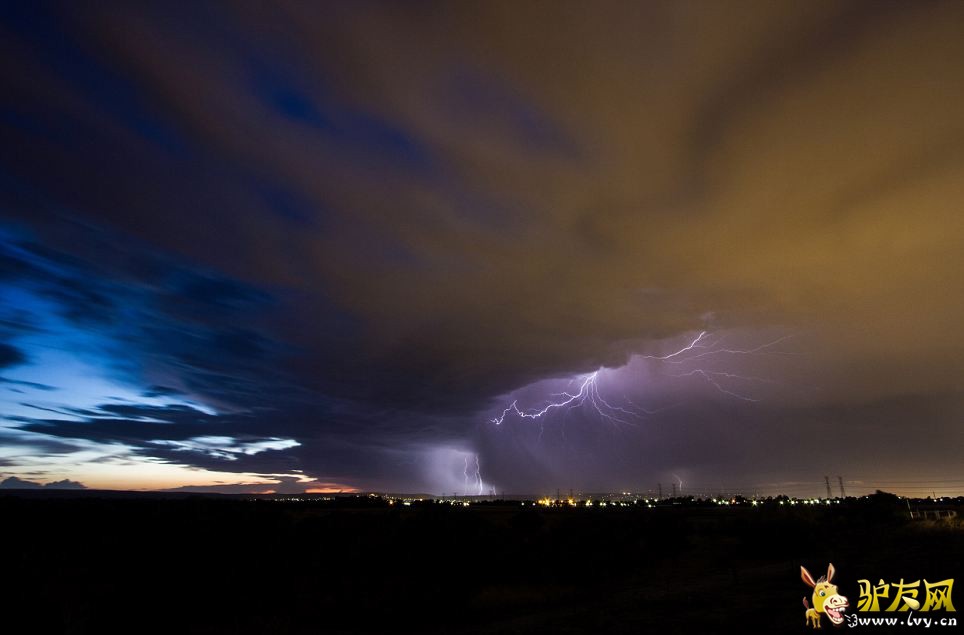 �Ĵ�������Ӱʦ����300Ӣ��׷������(������ͼ)