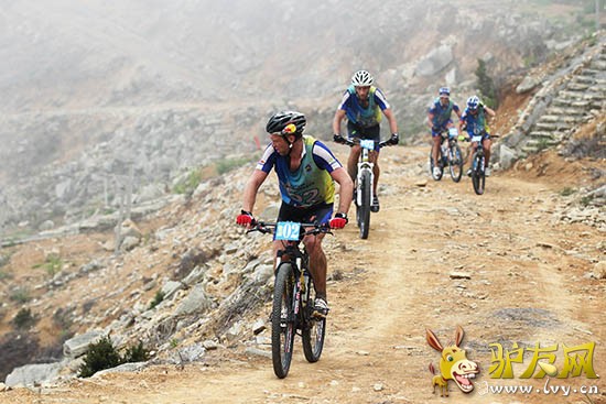 �����ڶ���ɽ�����г�����ʮ�־��գ����ɽ·�Լ��������ͱ�