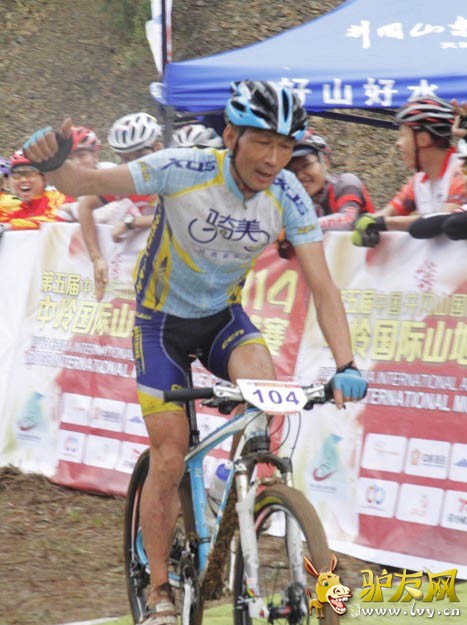 ����ɽ�������г���������ھ����Ͻ�