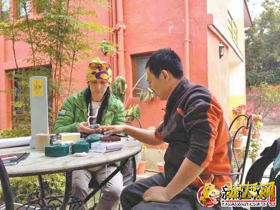 ��ɽ�Ӷӳ����Ӹ����ɼ��߹������������飬��ҲԤʾ�ţ����Ǿ�ǰ����Ӫ��ʱ��Խ��Խ���ˡ�