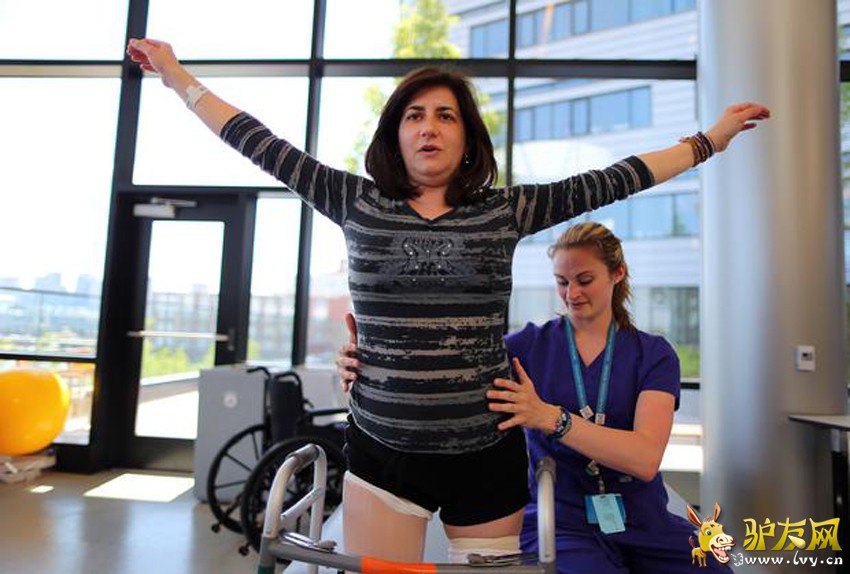 Լ�������㱬ըϮ��ʱ��������˹�غ���17��Ů��Ϥ������ʱ����������ӡ����̣�ϣ���ܼ�¼���˿�������