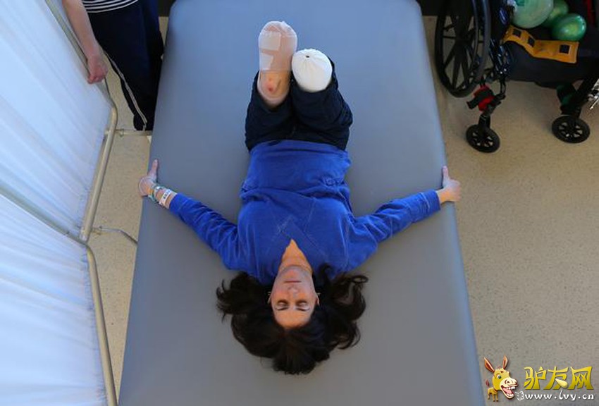 Լ�������㱬ըϮ��ʱ��������˹�غ���17��Ů��Ϥ������ʱ����������ӡ����̣�ϣ���ܼ�¼���˿�������